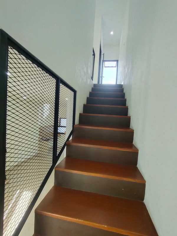 Rumah Bagus 2Lantai, Diarea Komplek Villa Gunung Lestari jombang Bintaro