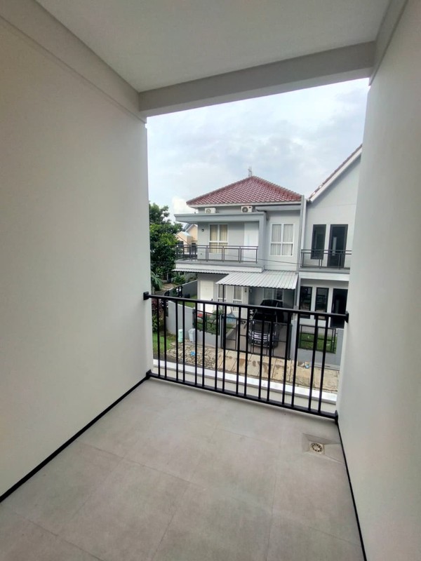 BRAND NEW HOUSE at KENCANALOKA BSD 