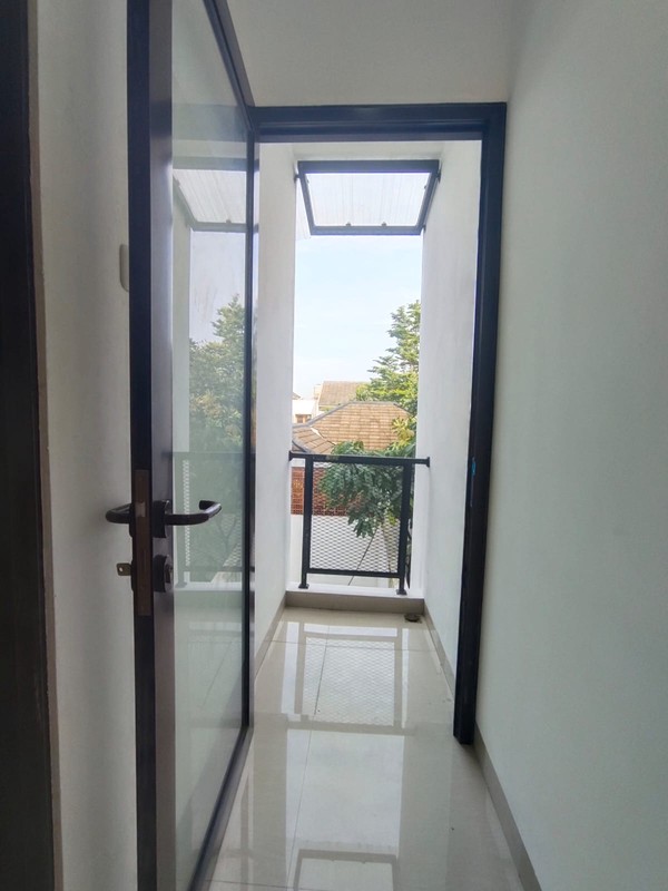 Rumah Brand New, 2 lantai, Cantik, dekat ST, Sudimara