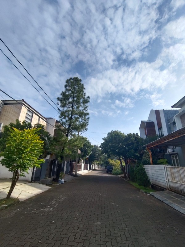 Rumah Brand New, 2 lantai, Cantik, dekat ST, Sudimara