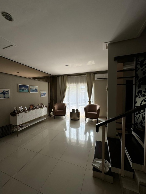 Rumah 3 Lantai di Pasar Minggu Jakarta Barat SHM Siap Huni KT 4 KM 4 Surat SHM