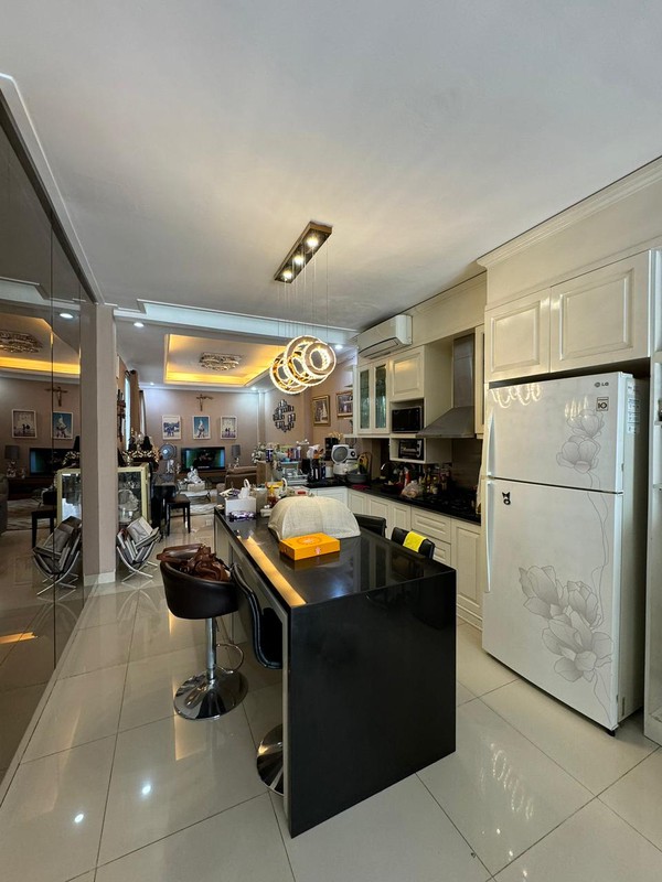 Rumah 3 Lantai di Pasar Minggu Jakarta Barat SHM Siap Huni KT 4 KM 4 Surat SHM