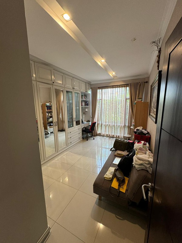 Rumah 3 Lantai di Pasar Minggu Jakarta Barat SHM Siap Huni KT 4 KM 4 Surat SHM