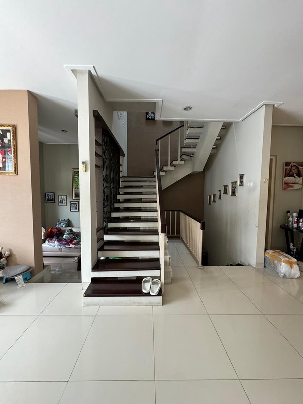 Rumah 3 Lantai di Pasar Minggu Jakarta Barat SHM Siap Huni KT 4 KM 4 Surat SHM