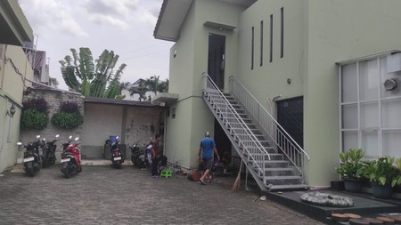 Rumah Bagus Di Pinggir Jalan Lebak Bulus Jakarta Selatan