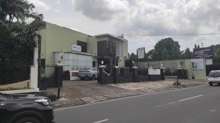 Properti Komersial di Jalan Utama Lebak Bulus, Parkir Luas