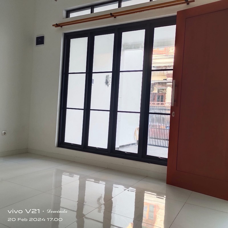 Rumah Tingkat Bangunan Baru di Tebet Barat Jakarta Selatan