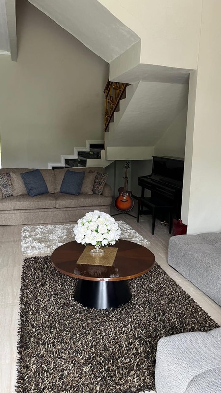 Rumah Semi Furnished Bagus Bersih Siap Huni dengan KT 4+1 KM 3+1 Sertifikat SHM @Ciputat, Tangerang Selatan