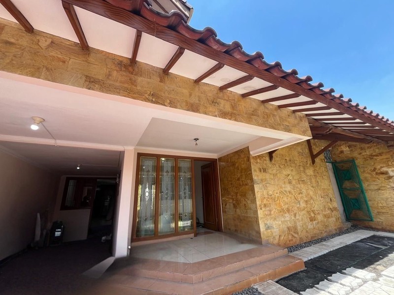 Rumah Terenovasi di Kalibata Indah Pancoran Jakarta Selatan