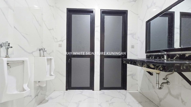 Gedung Perkantoran 8 Lantai Siap Pakai di Pondok Pinang Raya