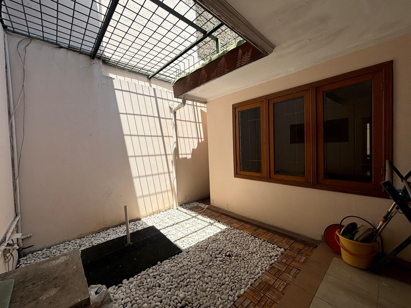 Rumah Terenovasi dalam Komplek Kalibata Indah Jakarta Selatan