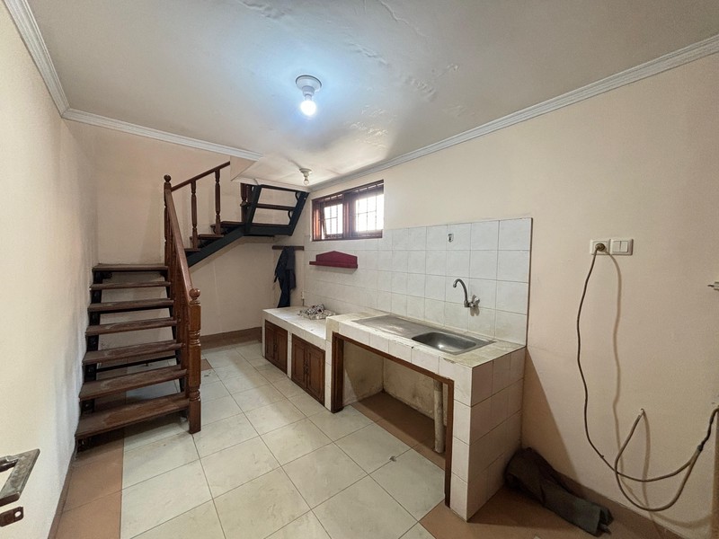 Rumah Terenovasi dalam Komplek Kalibata Indah Jakarta Selatan