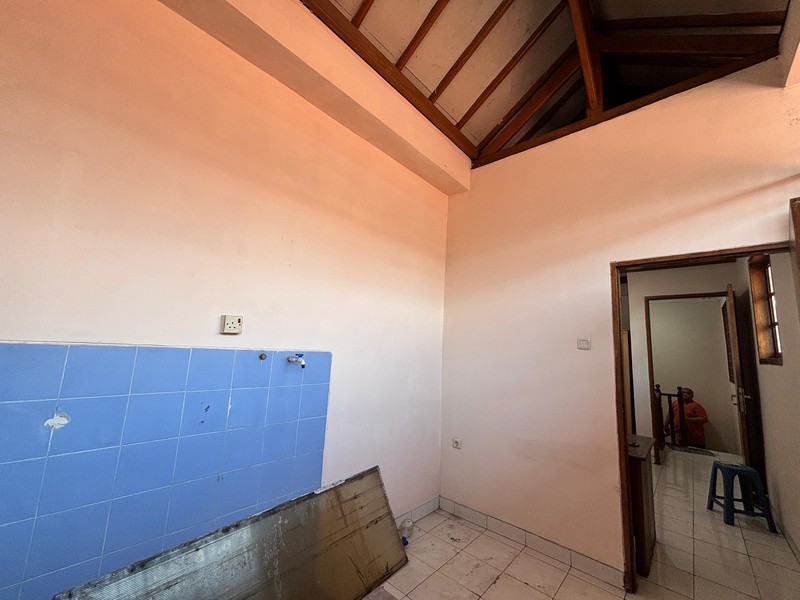 Rumah Terenovasi dalam Komplek Kalibata Indah Jakarta Selatan