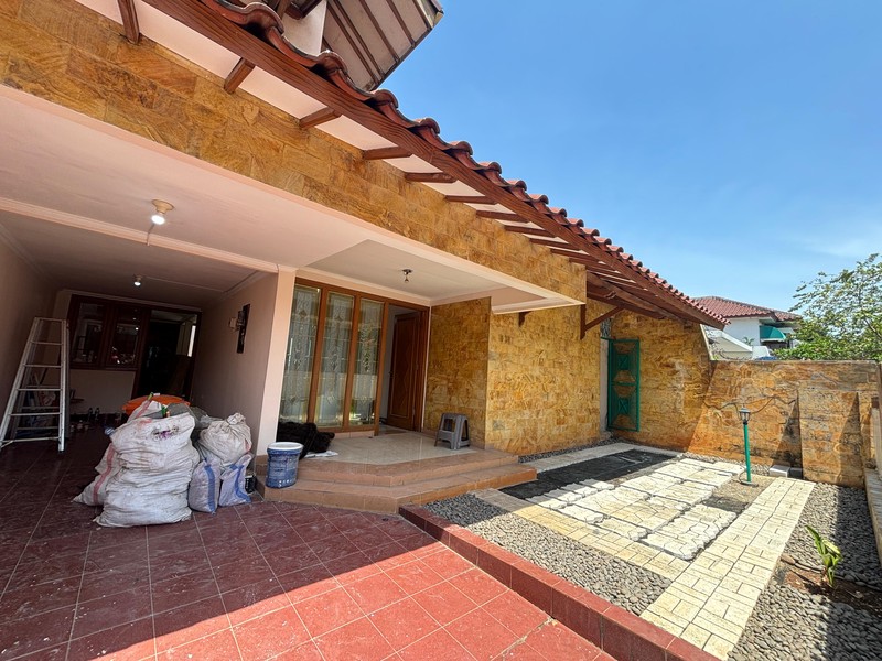 Rumah Terenovasi dalam Komplek Kalibata Indah Jakarta Selatan