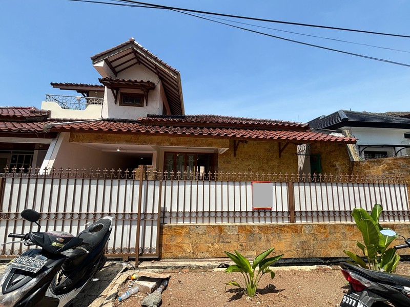 Rumah Terenovasi dalam Komplek Kalibata Indah Jakarta Selatan