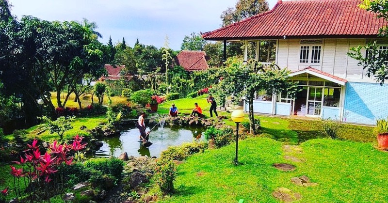 Vila di Cisaat Sukabumi, View Gunung Gede Pangrango dekat Bogor  