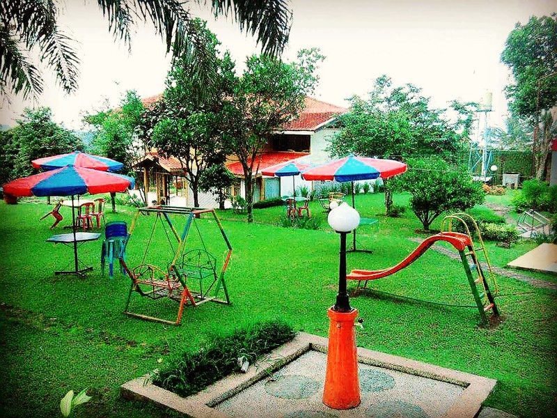 Vila di Cisaat Sukabumi, View Gunung Gede Pangrango dekat Bogor  