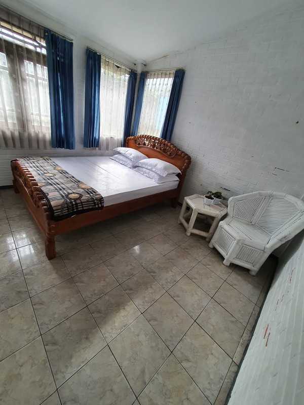 Vila di Cisaat Sukabumi, View Gunung Gede Pangrango dekat Bogor  