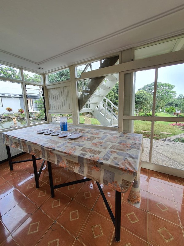 Vila di Cisaat Sukabumi, View Gunung Gede Pangrango dekat Bogor  