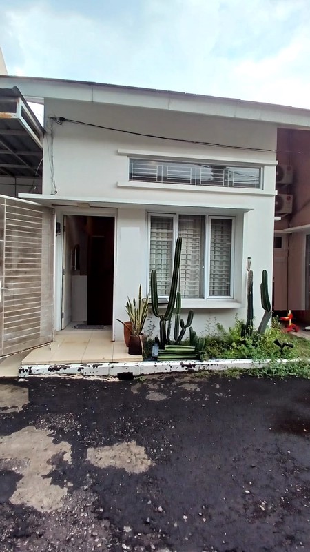 Rumah Cantik Minimalis Siap Huni di bawah 1M di Cipadu