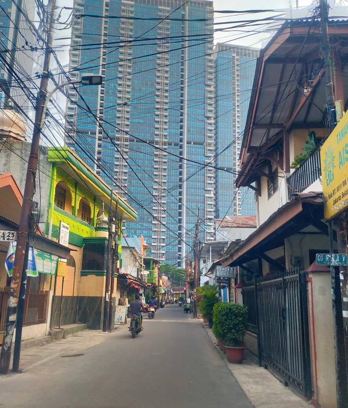 Rumah sudah Renovasi 2 Lantai di Belakang Mall Kota Kasablanka