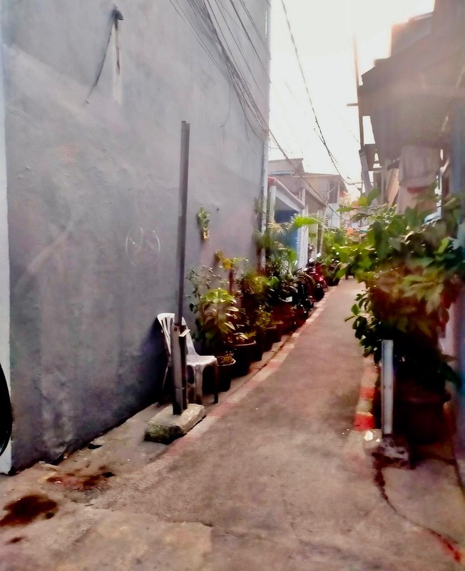 Rumah sudah Renovasi 2 Lantai di Belakang Mall Kota Kasablanka