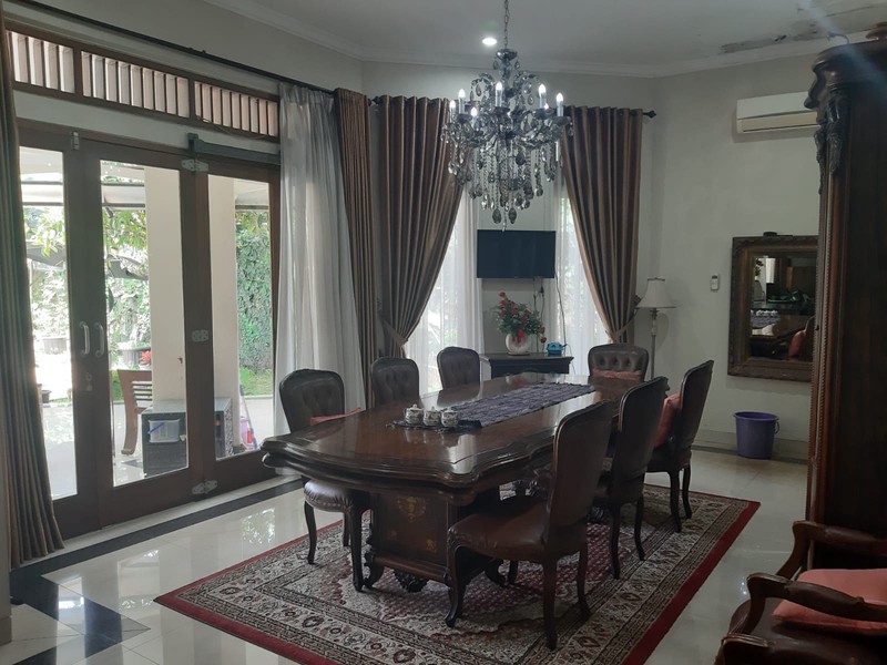 Rumah Mewah Dalam Perum Jati Indah Di Cinere Depok, Dengan Private Pool & Golf View