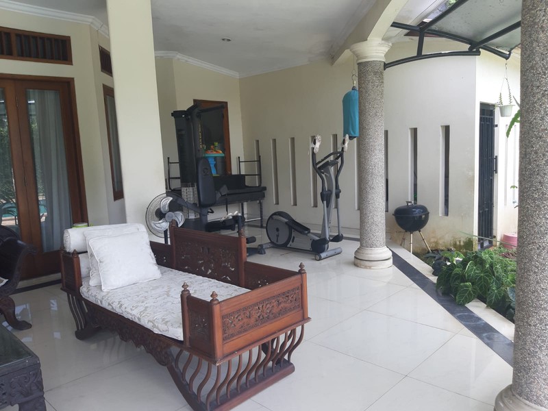 Rumah Mewah Dalam Perum Jati Indah Di Cinere Depok, Dengan Private Pool & Golf View