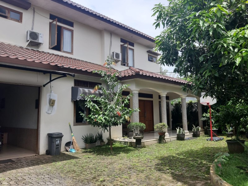 Rumah Mewah Dalam Perum Jati Indah Di Cinere Depok, Dengan Private Pool & Golf View