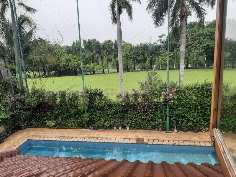 Rumah Mewah Dalam Perum Jati Indah Di Cinere Depok, Dengan Private Pool & Golf View
