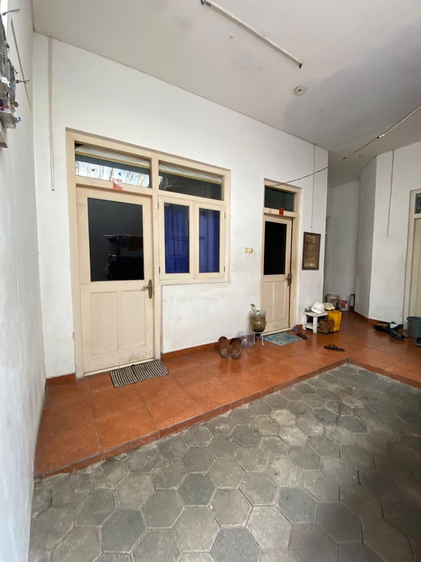 Rumah di Menteng Jakarta Pusat dengan LT 299 m2 LB 170 m2 SHM