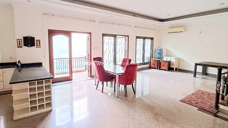 Dijual Rumah Bagus Siap Huni dan Nyaman Darmawangsa II