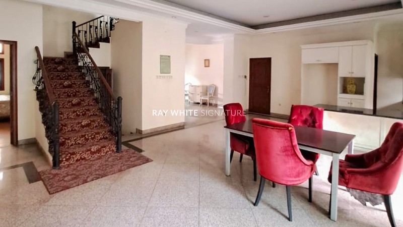 Dijual Rumah Bagus Siap Huni dan Nyaman Darmawangsa II