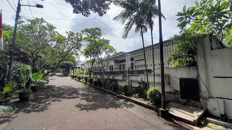Rumah Luas 1770 m2 di Menteng Dalam Tebet Jaksel