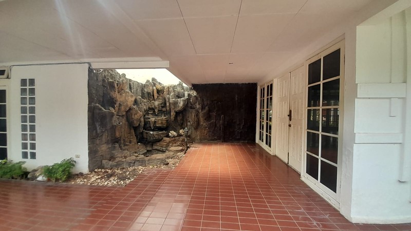 Rumah Luas 1770 m2 di Menteng Dalam Tebet Jaksel