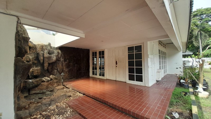 Rumah Luas 1770 m2 di Menteng Dalam Tebet Jaksel