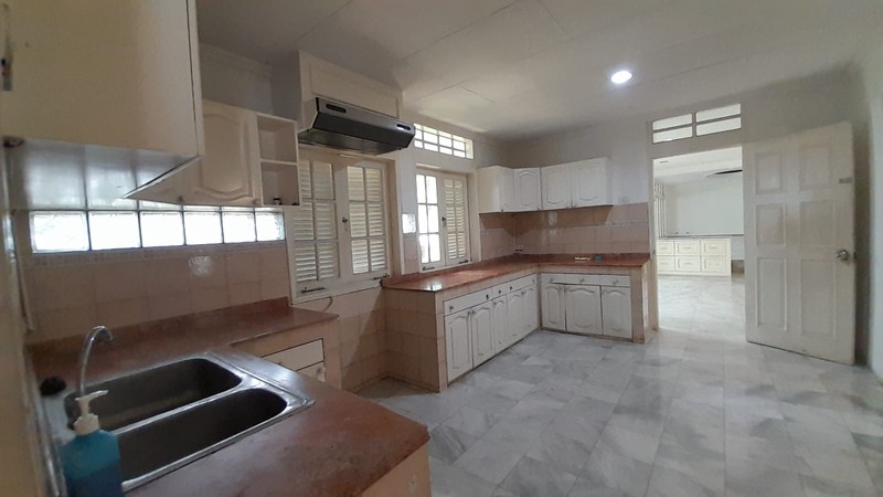 Rumah Luas 1770 m2 di Menteng Dalam Tebet Jaksel