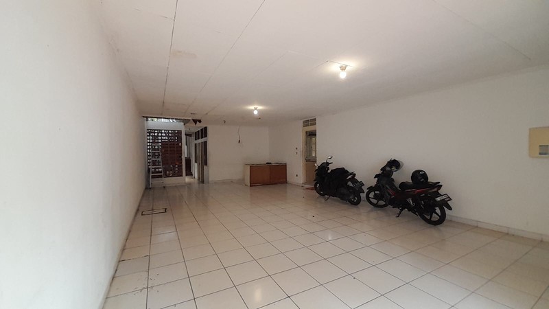 Rumah Luas 1770 m2 di Menteng Dalam Tebet Jaksel