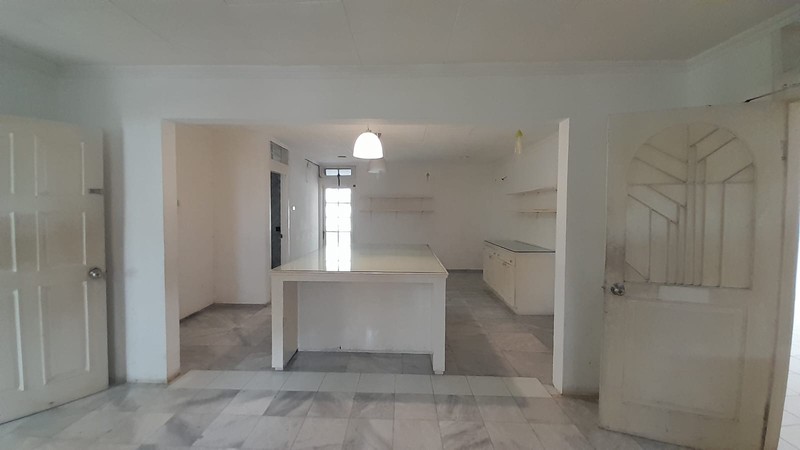 Rumah Luas 1770 m2 di Menteng Dalam Tebet Jaksel