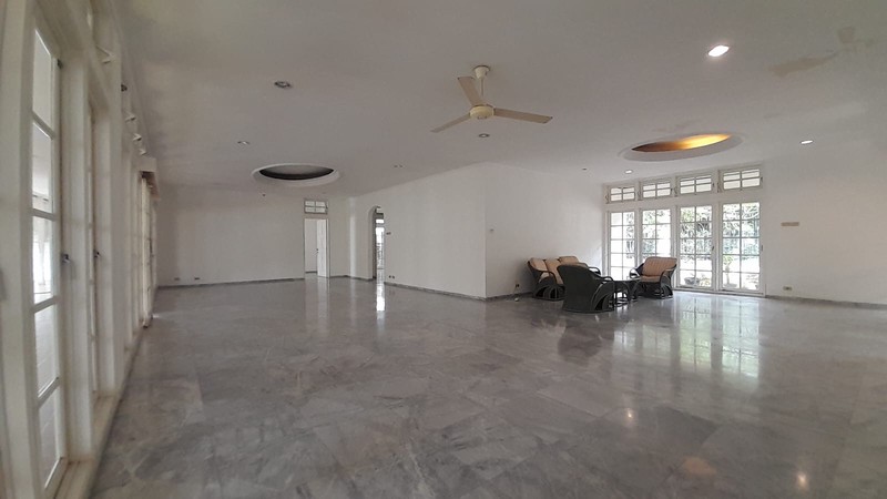 Rumah Luas 1770 m2 di Menteng Dalam Tebet Jaksel