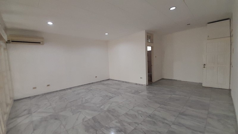 Rumah Luas 1770 m2 di Menteng Dalam Tebet Jaksel