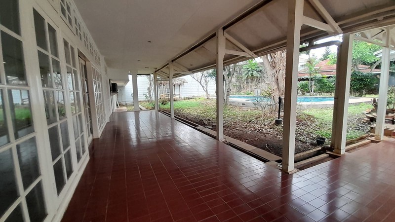 Rumah Luas 1770 m2 di Menteng Dalam Tebet Jaksel