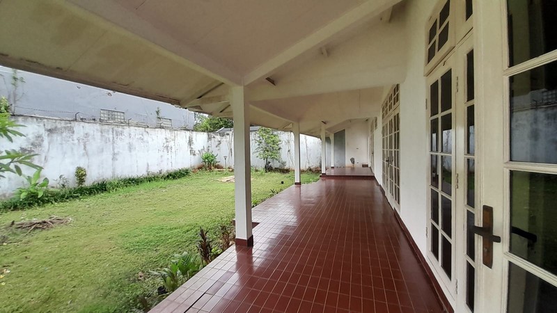 Rumah Luas 1770 m2 di Menteng Dalam Tebet Jaksel