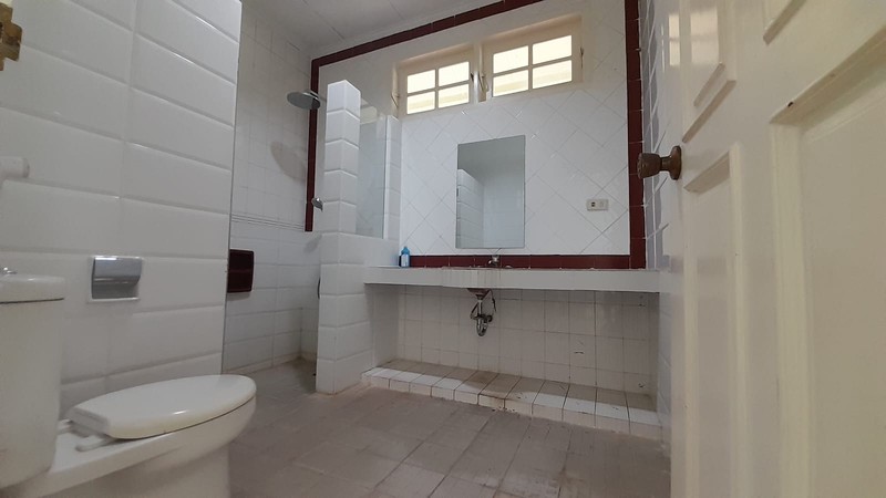 Rumah Luas 1770 m2 di Menteng Dalam Tebet Jaksel