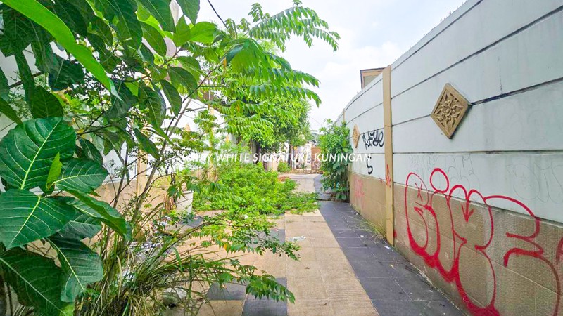 Dijual Rumah Tua Hitung Tanah di Kebayoran Baru