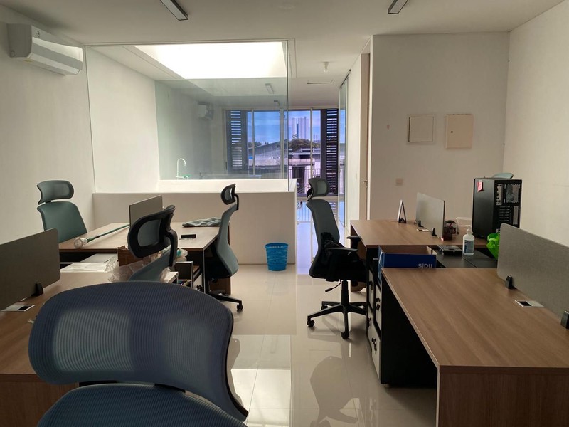 Dijual Ruko Graha Natura Soho - Modern 3 Lantai Surabaya Barat Dekat Gwalk Citraland, Sma Margie, Sekolah Cambridge, Pakuwon Mall, Ptc, Supermall