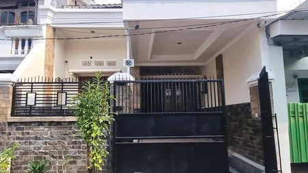 Sewa Rumah Murah Strategis Surabaya Barat Darmo Permai Selatan Dekat Apartement