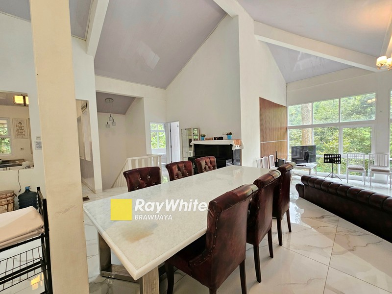 Private Vila di Mega Indah Villa Estate, Mega Mendung, Puncak, Bogor, siap huni