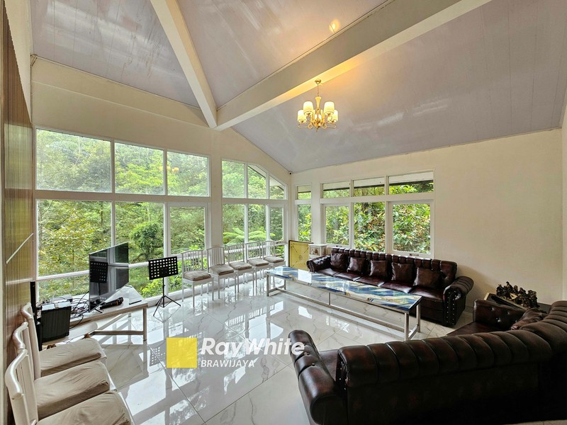 Private Vila di Mega Indah Villa Estate, Mega Mendung, Puncak, Bogor, siap huni