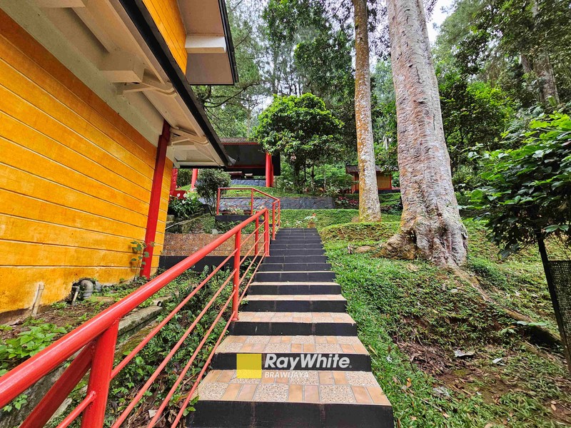 Private Vila di Mega Indah Villa Estate, Mega Mendung, Puncak, Bogor, siap huni